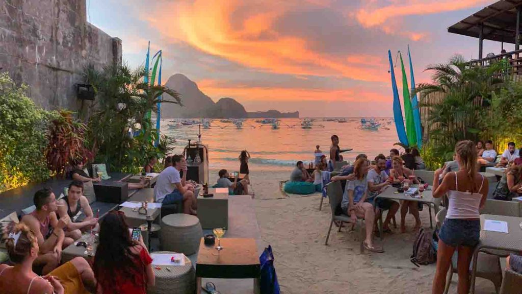 sava beach club restaurants el nido